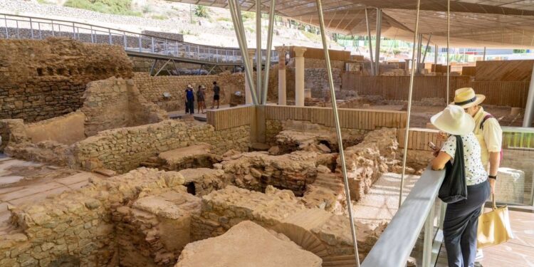 Los habitantes de la Región realizaron 4,7 millones de viajes en 2023 y gastaron un 8,3% más, hasta los 1,26 millones