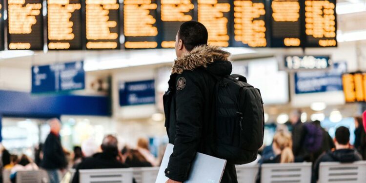 Los seis gadgets imprescindibles para viajar de forma cómoda en avión (aunque vueles con Ryanair)