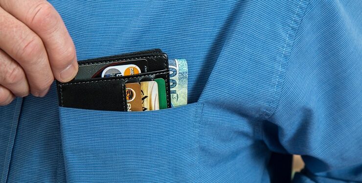 Turistas franceses ya no eligen viajes por destino, sino por precio