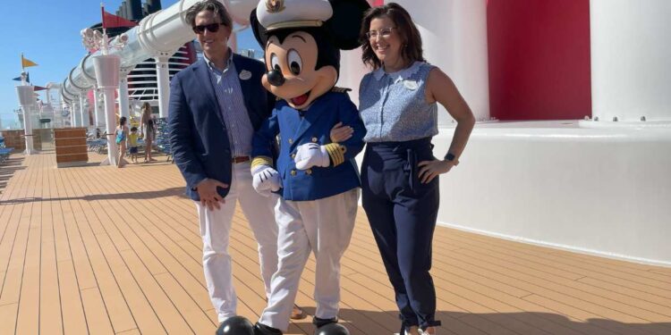 Viaja con el capitán Mickey Mouse en el crucero Disney Fantasy