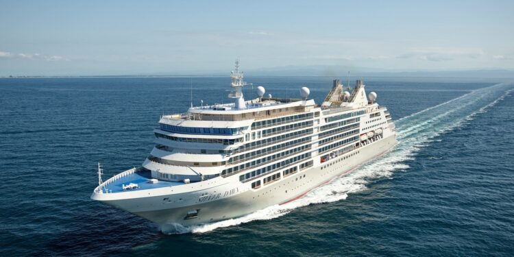 Les Roches y Silversea lanzan un programa pionero en gestión de cruceros