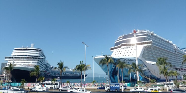 Puerto Vallarta registra arribo triple de cruceros turísticos internacionales