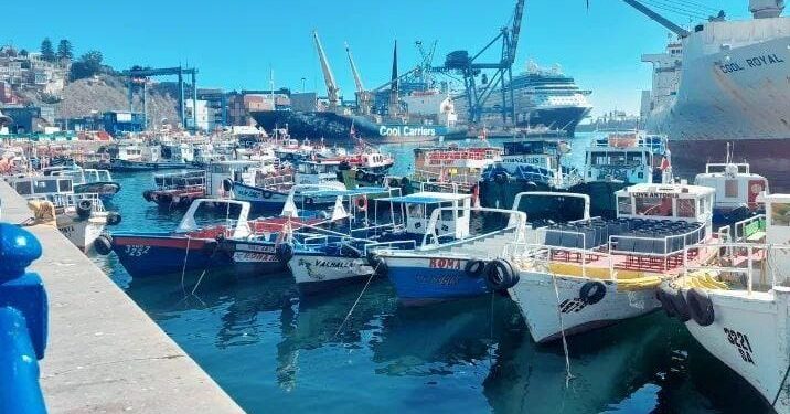 Puerto de Valparaíso recibe al Celebrity Eclipse