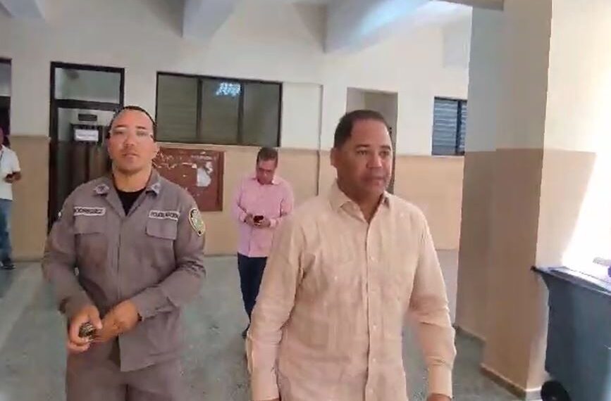 Dejan en libertad a regidor acusado de organizar viajes ilegales a México – noticias telemicro
