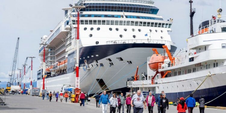 Destacan la buena temporada de cruceros y proyectan más obras portuarias