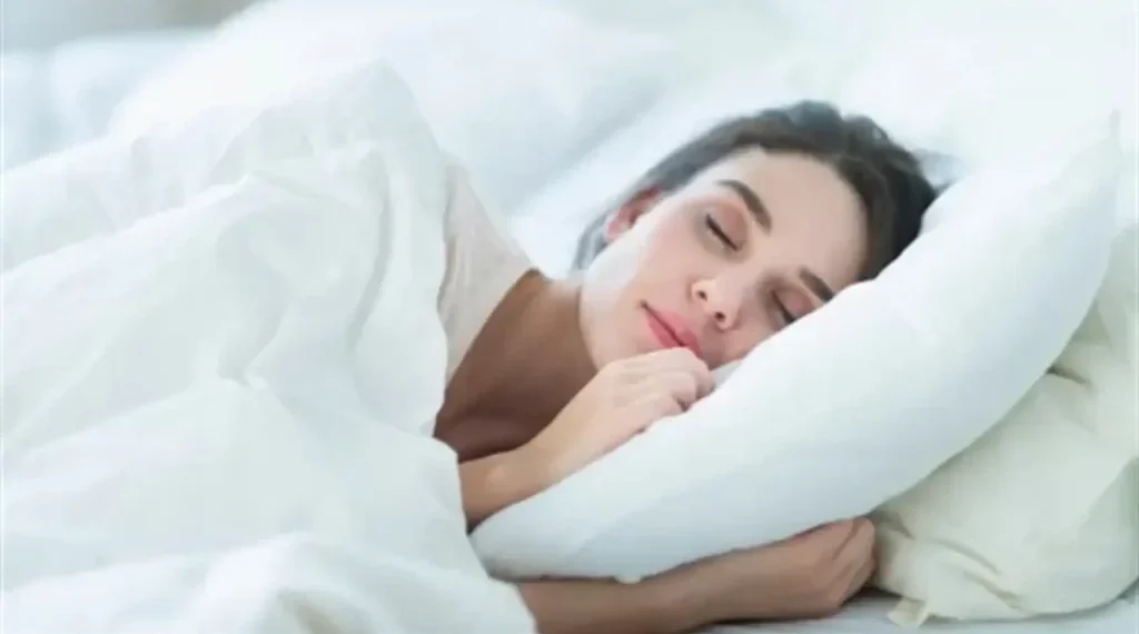 Almonds to fatty fish, six foods before bed will help you better sleep