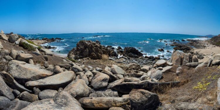 Si te encanta Acapulco deja todo y planea un viaje a esta preciosa playa en la costa guerrerense