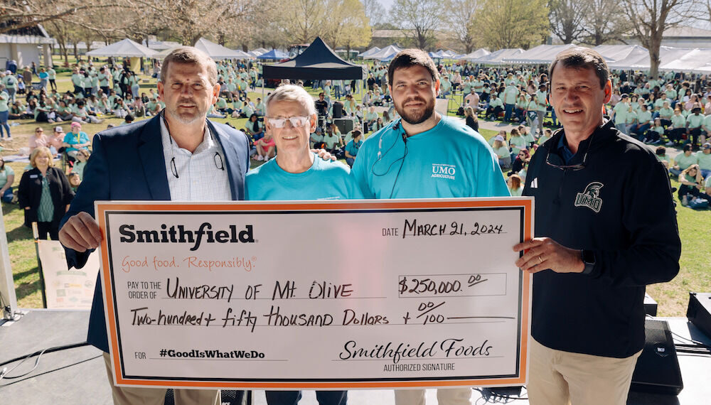 Smithfield Foods Establishes $250,000 Scholarship Program at University of Mount Olive - Swineweb.com