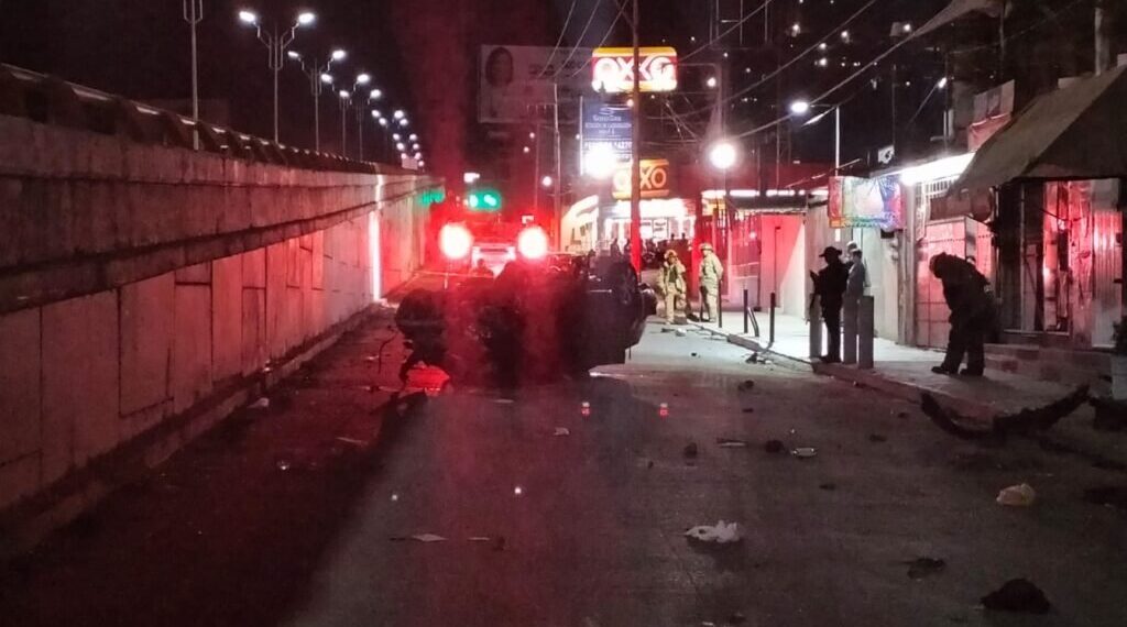 Volcadura en el crucero hacia Chichihualco deja un muerto y dos heridos