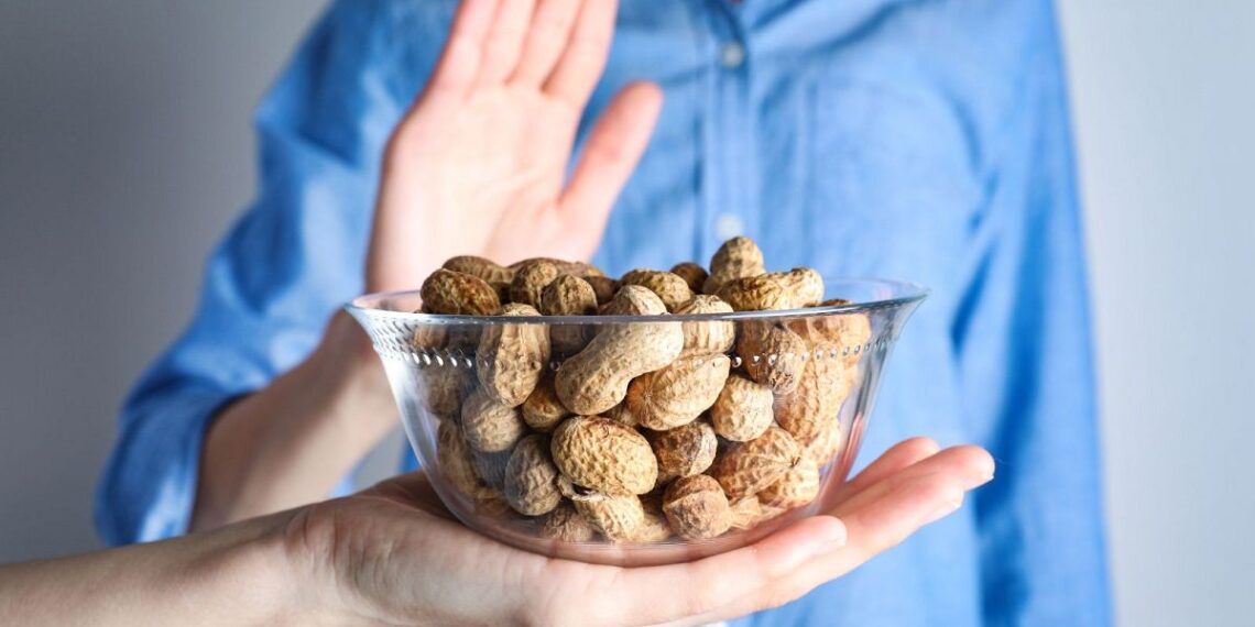 Medicine to treat asthma could help reduce ‘life-threatening reactions’ to food allergies - study