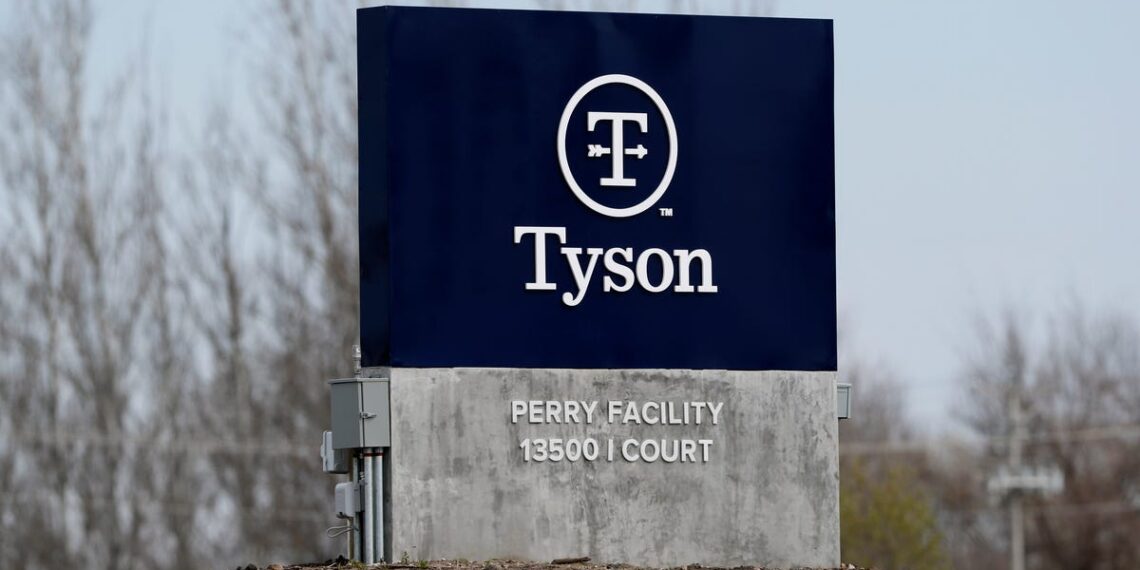 Tyson Foods verifies employee authorization to work