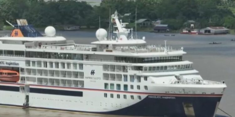 Un crucero de Europa llegó a Leticia con más de 200 turistas: “Es el lugar más hermoso del mundo”