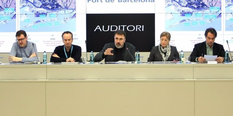 El 22% de cruceros que hagan escala en el Puerto de Barcelona en 2024 funcionará con GNL