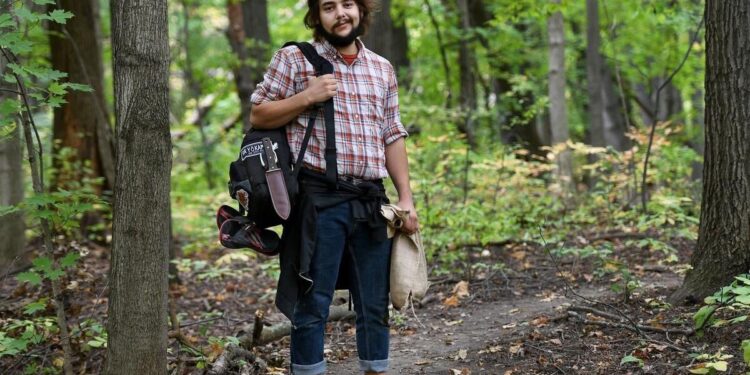 10 wild foods to forage in Ontario in the spring and summer