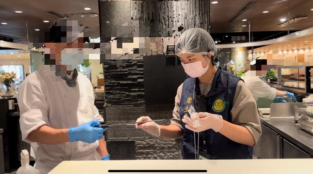 11 diners at Kaohsiung buffet fall ill with suspected food poisoning
