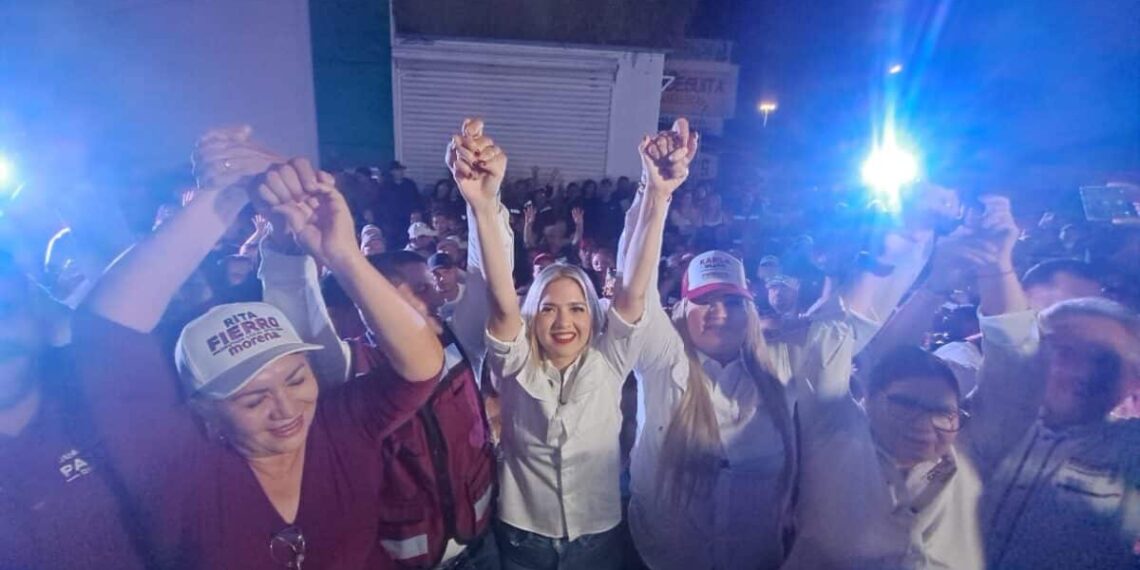 “Estoy preparada”: Con pega de calcas Estrella Palacios arranca campaña en crucero vial de Mazatlán