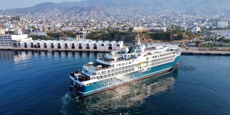 Acapulco recibe el sexto crucero de la temporada 2023-2024