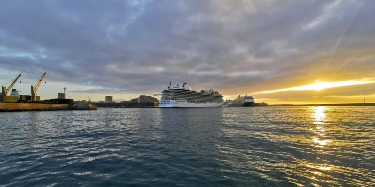 Alicante se posiciona como destino de cruceros con 5 barcos y más de 11.000 pasajeros en dos días