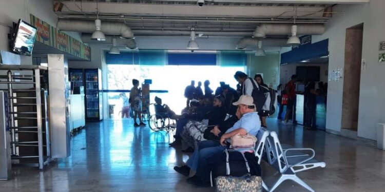 Se incrementan viajes a destinos de playa del transporte público - El Sudcaliforniano