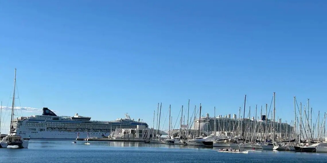 Doble escala de cruceros con 8.000 visitantes a Alicante