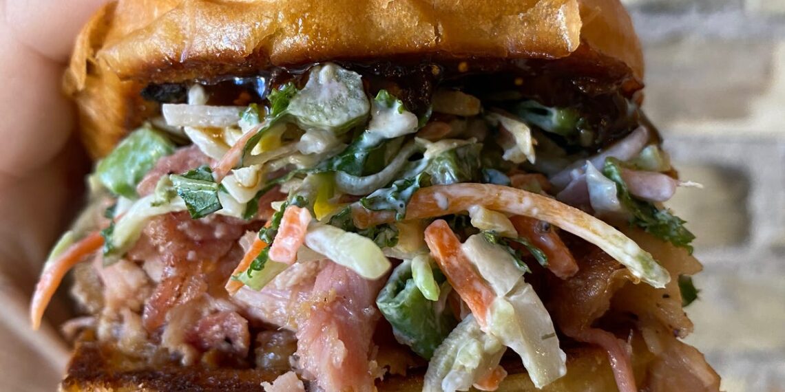 Wisconsin best burger contest Elite Eight has 2 from Milwaukee area