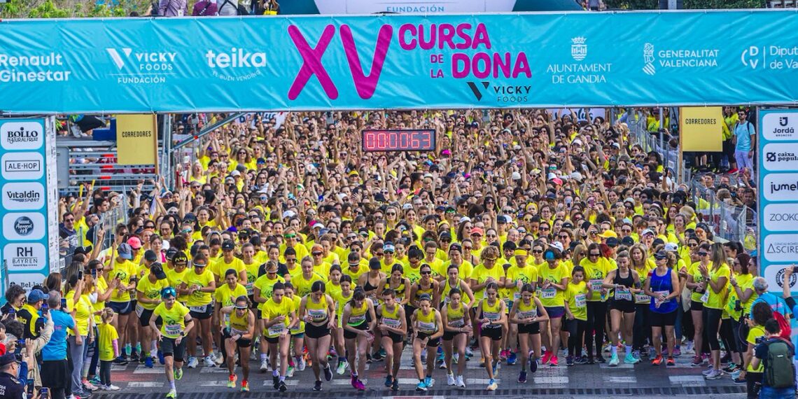 La XV Cursa de la Dona Vicky Foods pinta de amarillo las calles de Gandia  