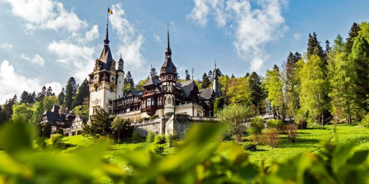 Este país es de los más baratos para viajar en 2024 y tiene castillos de cuento