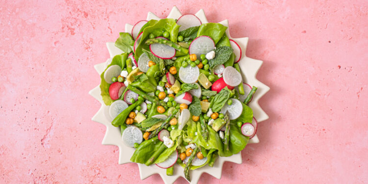 RD Shares What Foods To Eat According to Your Menstrual Cycle