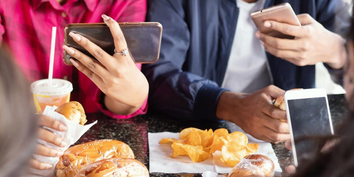 Toss out the junk food, bring back the healthy food plate