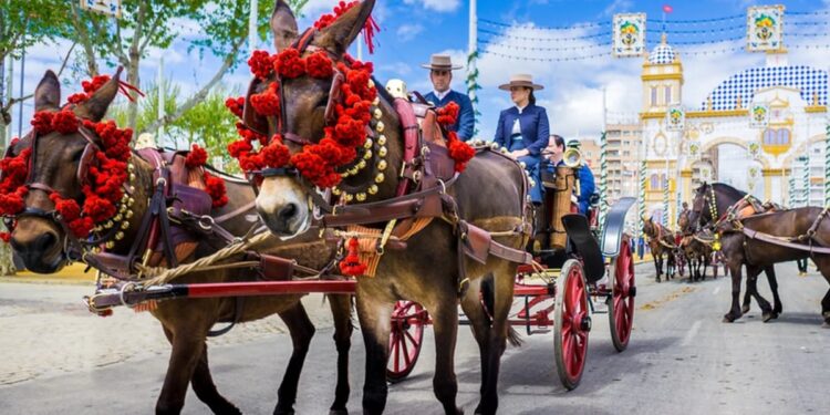 La Feria de Abril impulsa el turismo en Sevilla hasta un 86 % de ocupación, según un estudio