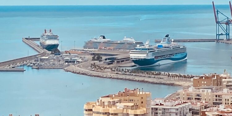 Málaga recibirá 142.000 pasajeros durante su temporada alta de cruceros