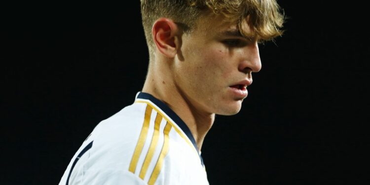 Verano decisivo: la IA escoge los mejores destinos para Nico Paz