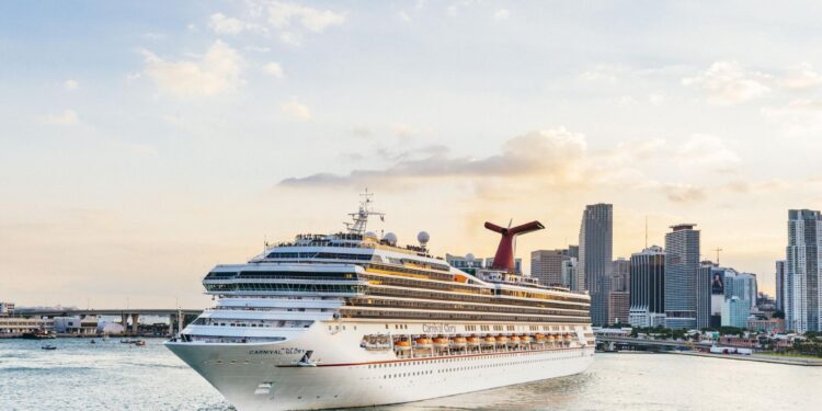 a bordo del Meow Meow Cruise