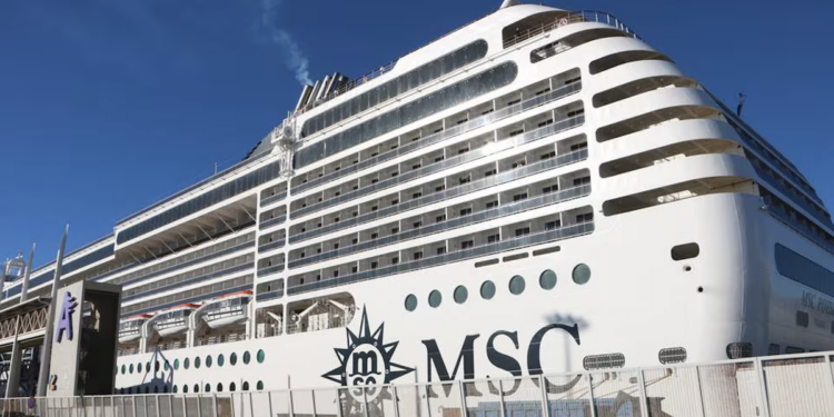 Una estafa, posible causa de la retención de un crucero MSC en Barcelona