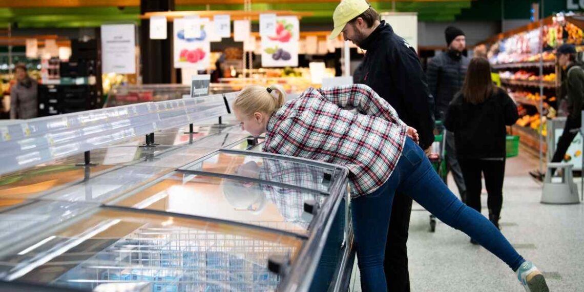 Survey: Vast majority opposed to food VAT hike | Yle News