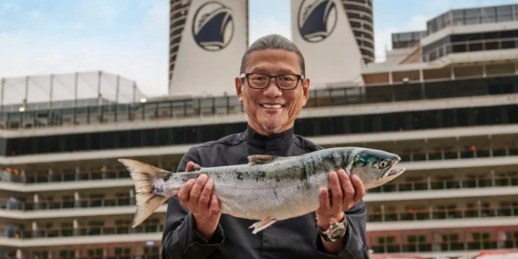 Holland America Line se convierte en la primera línea de cruceros mundial en recibir certificaciones internacionales de productos del mar