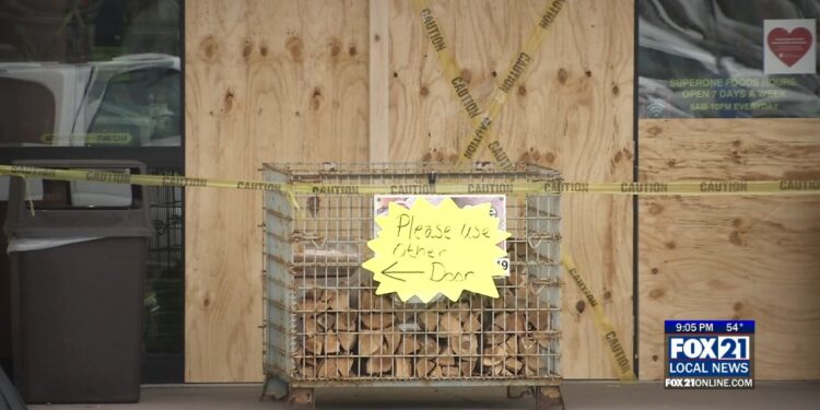 Duluth Police: Man Intentionally Slams Vehicle Into 'Super One Foods'