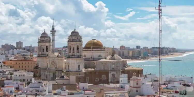 Más de 800 familias en Cádiz intercambian sus casas para viajar