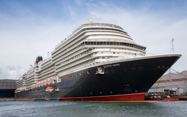 Queen Anne se une a la flota de Cunard con ceremonia en astillero Fincantieri