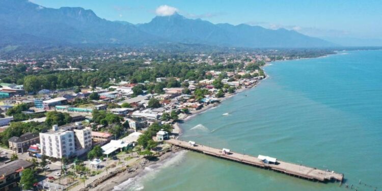 La Ceiba sueña en construir su puerto para atraer cruceros