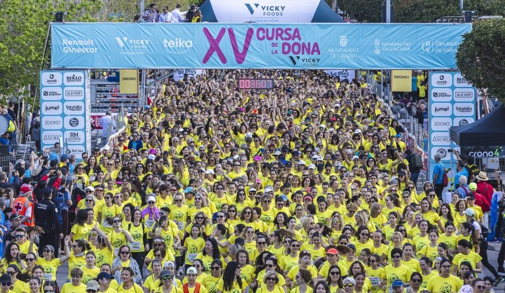 La XV Cursa de la Dona Vicky Foods pinta de amarillo las calles de Gandia
