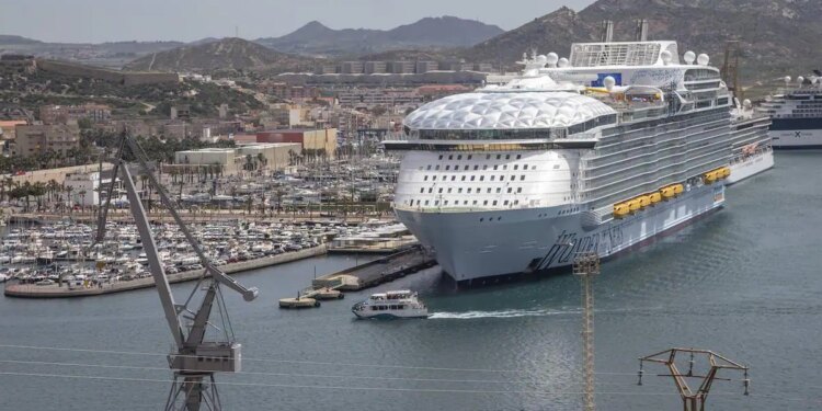 El negocio de cruceros se estanca por las malas comunicaciones de Cartagena