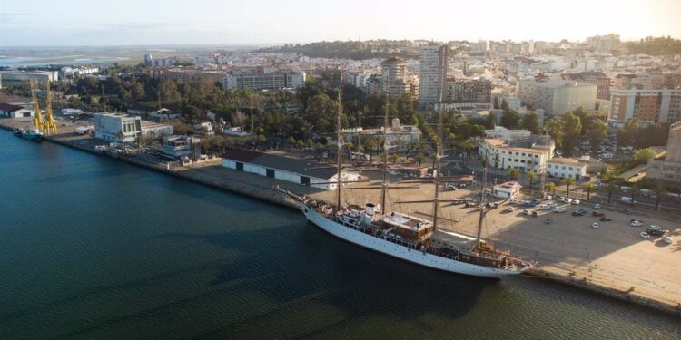 El Puerto de Huelva recibe este viernes el primer crucero de la temporada con la escala del velero de lujo Sea Cloud