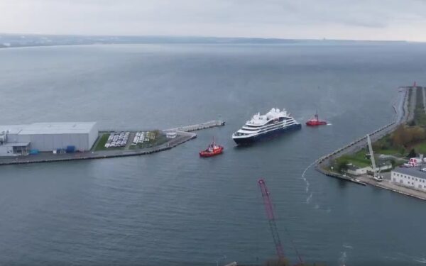Le Bellot es primer crucero del año en Gdansk