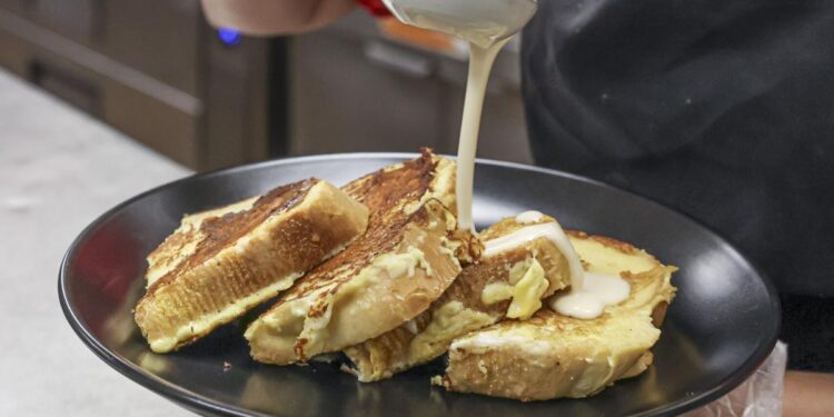 Eatery brings traditional Mexican breakfast foods to downtown Bloomington