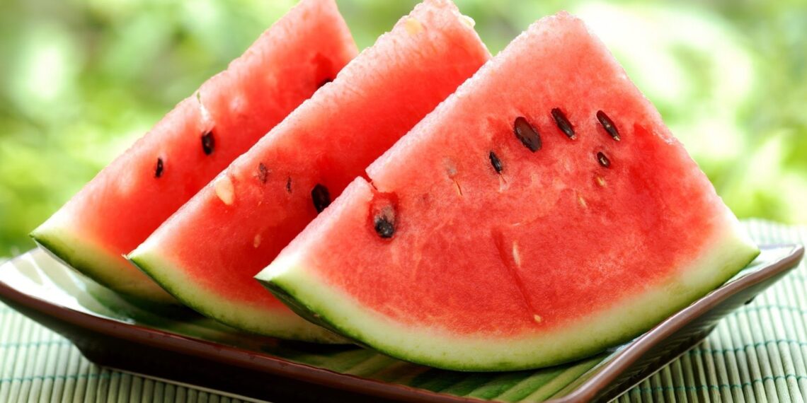 These are the best foods to keep your skin hydrated