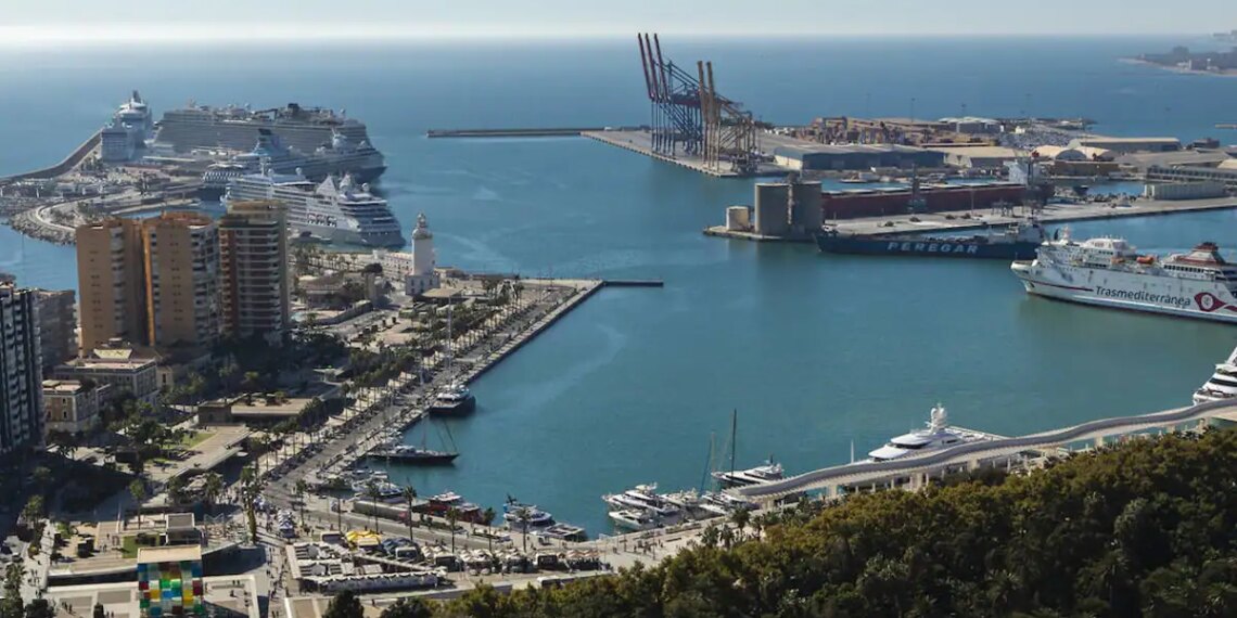 Los puertos andaluces buscan atraer nuevos cruceros en la feria más importante del sector