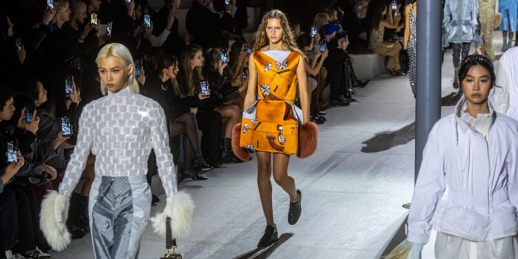 Louis Vuitton presentará su colección crucero 2025 en el Park Güell de Barcelona