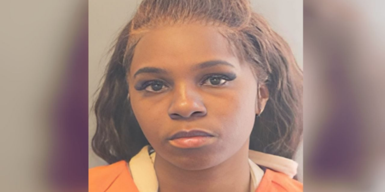 Detienen a mujer por dejar solos a sus hijos para irse en un crucero a Puerto Rico