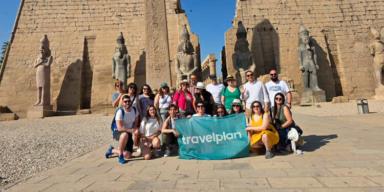 El viaje ha permitido a los participantes visitar lugares como El Cairo, Skkara, Memphis, Edfu, Kom Ombo, Asuán, Khan el Khalili y Abú Simbel, entre otros.